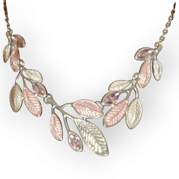 PAPARAZZI LYRICAL LEAF NECKLACE - Picture 4 of 6